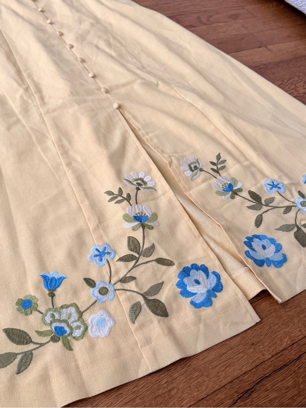 Yellow Button-Front Floral Hem Dress - Picture 6 of 7
